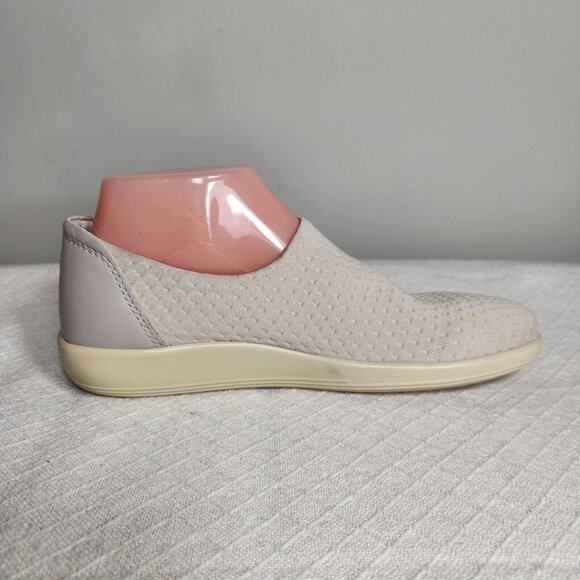 Ecco Women’s Size EU 37 US 6-6.5 Fabric Shoes Slip On Shoes Cream NWOB 104 - Picture 5 of 9